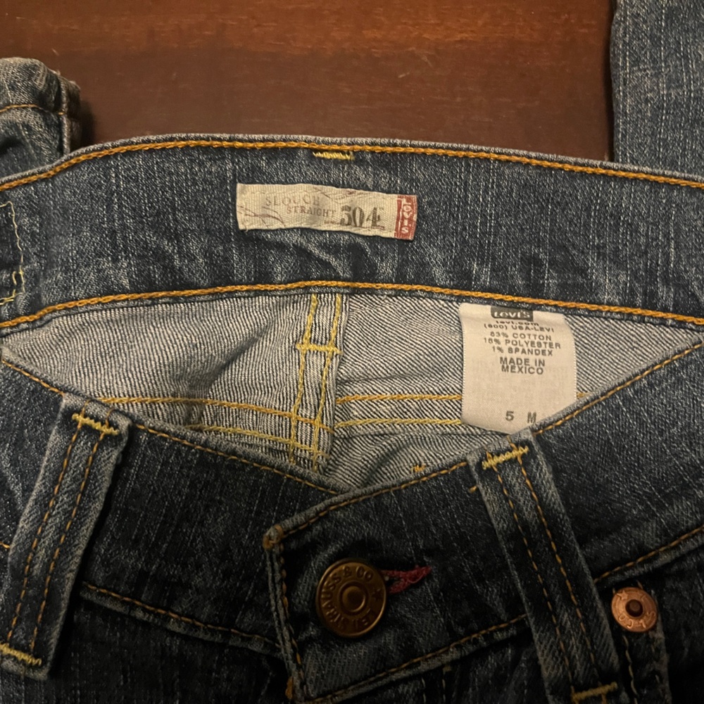 Levi 504
5M
Slouch 
Straight
Gently worn